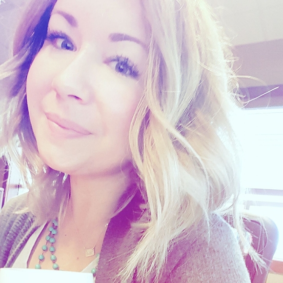 Meet your Posher, Carly - Picture 1 of 1